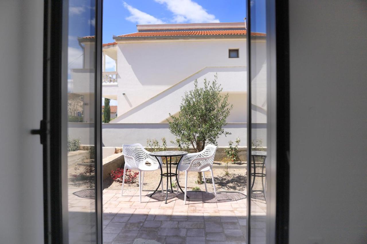 Apartments Terra Sun With Private Pool Or Jacuzzi นยีวีเซ ภายนอก รูปภาพ