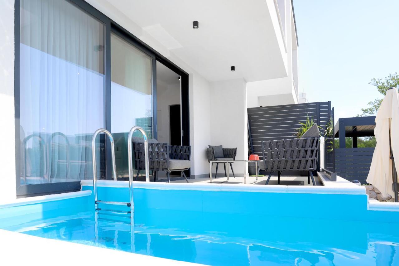 Apartments Terra Sun With Private Pool Or Jacuzzi นยีวีเซ ภายนอก รูปภาพ